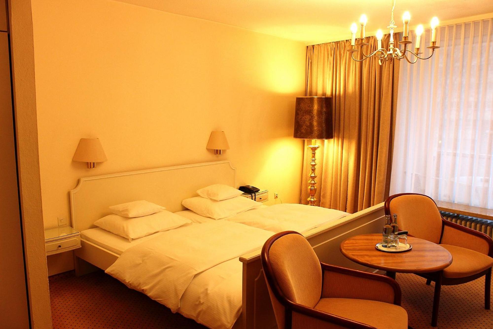 Gaestehaus Sophienstrasse Штутгарт Экстерьер фото